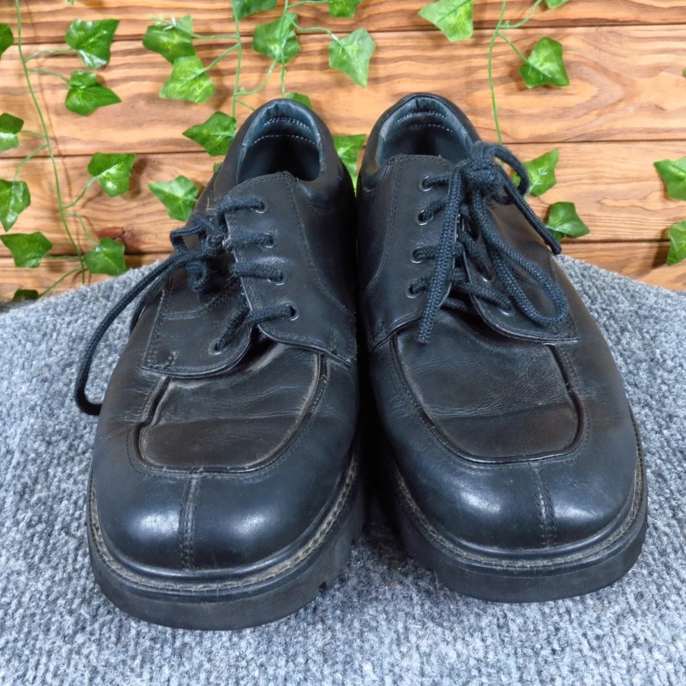 Dockers warden men